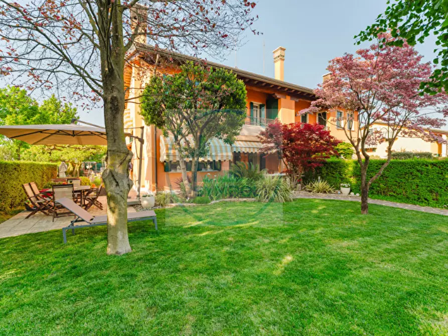 Immagine 4 di Casa bifamiliare in vendita  in Via Carlo Goldoni a Santa Maria Di Sala