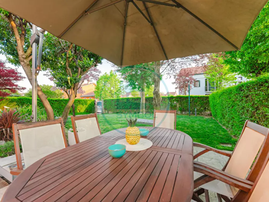 Immagine 11 di Casa bifamiliare in vendita  in Via Carlo Goldoni a Santa Maria Di Sala