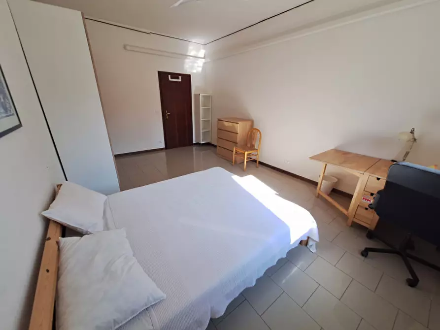 Immagine 3 di Camera in affitto  in via Crespellani a Modena