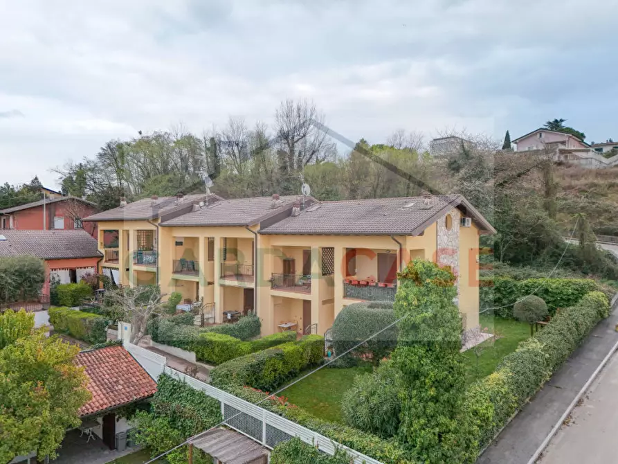 Immagine 18 di Appartamento in vendita  in Località Rondinelli a Peschiera Del Garda