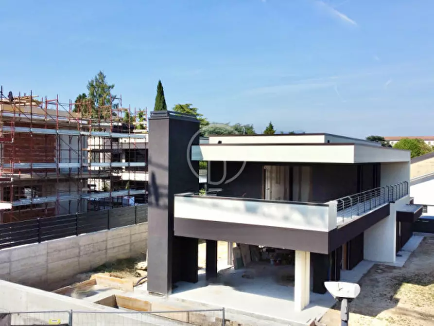 Immagine 13 di Villa in vendita  in Via Giuseppe Motta a Desenzano Del Garda