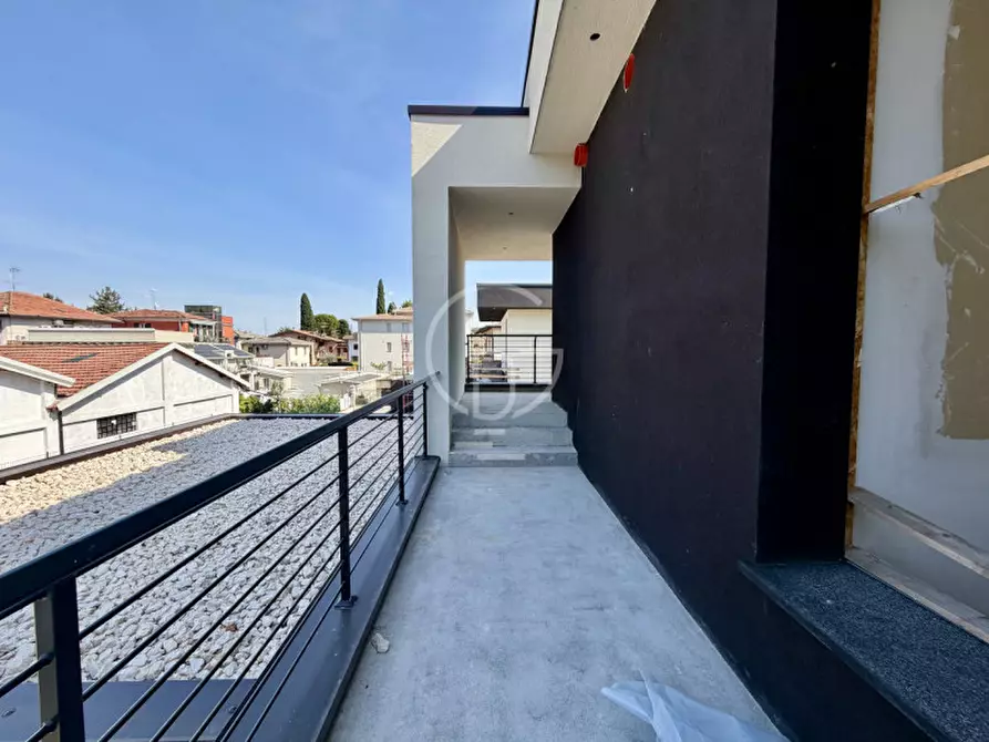 Immagine 16 di Villa in vendita  in Via Giuseppe Motta a Desenzano Del Garda