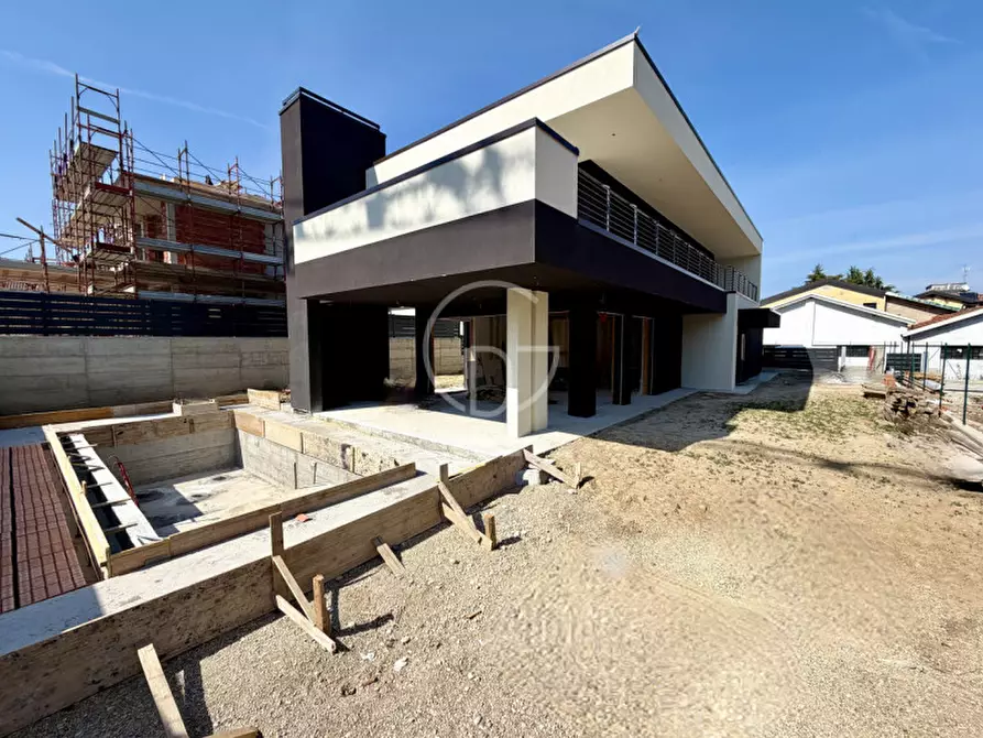 Immagine 19 di Villa in vendita  in Via Giuseppe Motta a Desenzano Del Garda