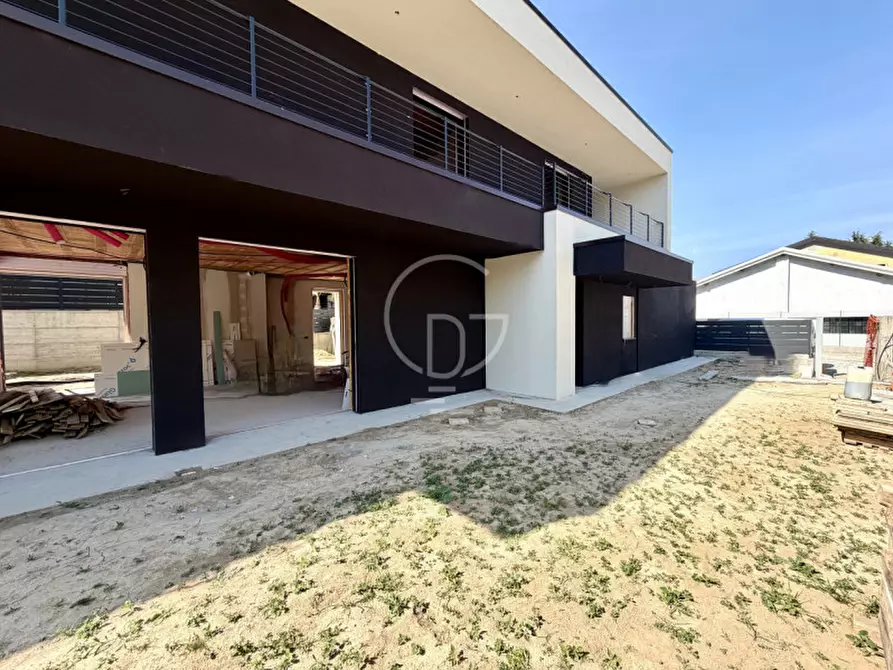 Immagine 22 di Villa in vendita  in Via Giuseppe Motta a Desenzano Del Garda