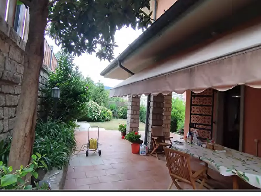 Immagine 7 di Villa in vendita  in via Aldo Moro n 49-51 - 07023 Calangianus (SS) a Calangianus