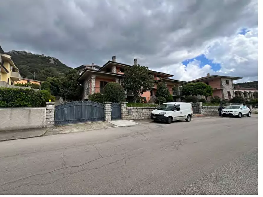 Immagine 13 di Villa in vendita  in via Aldo Moro n 49-51 - 07023 Calangianus (SS) a Calangianus