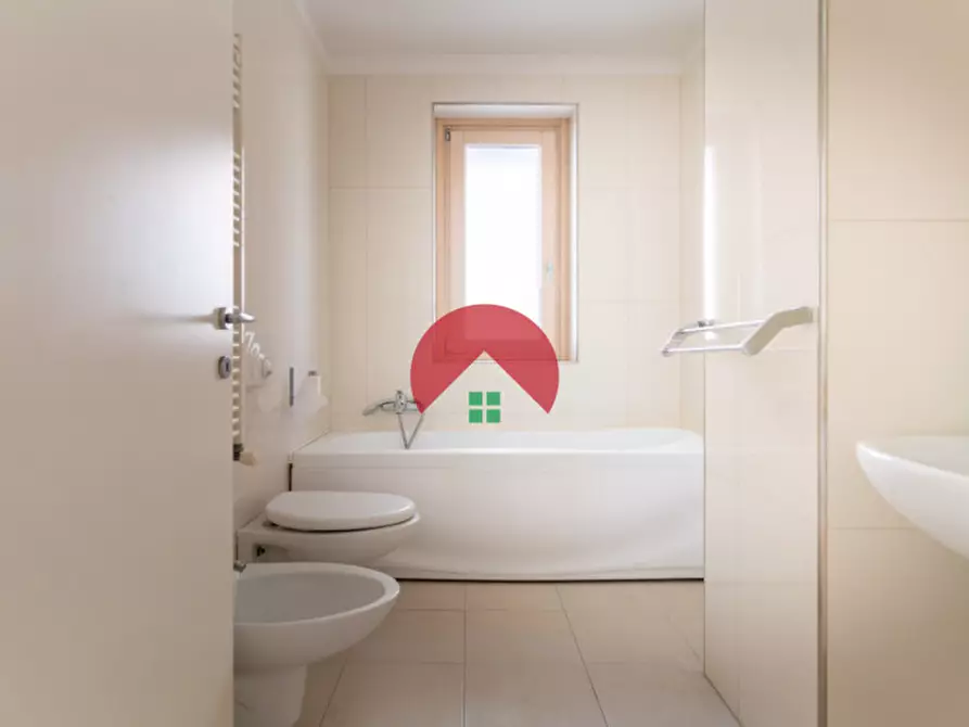 Immagine 11 di Appartamento in vendita  in Via Edmondo De Amicis a Altamura