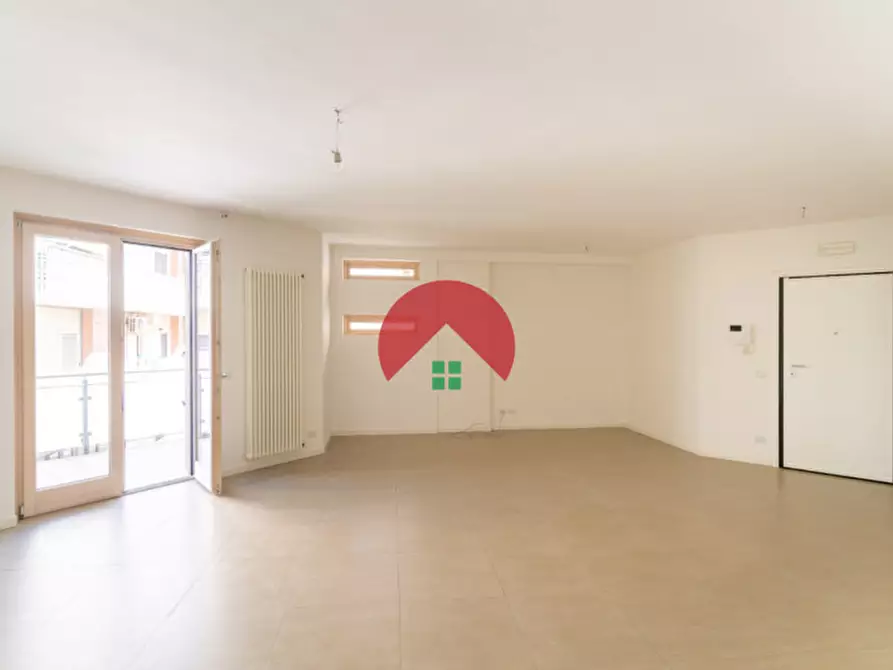 Immagine 15 di Appartamento in vendita  in Via Edmondo De Amicis a Altamura