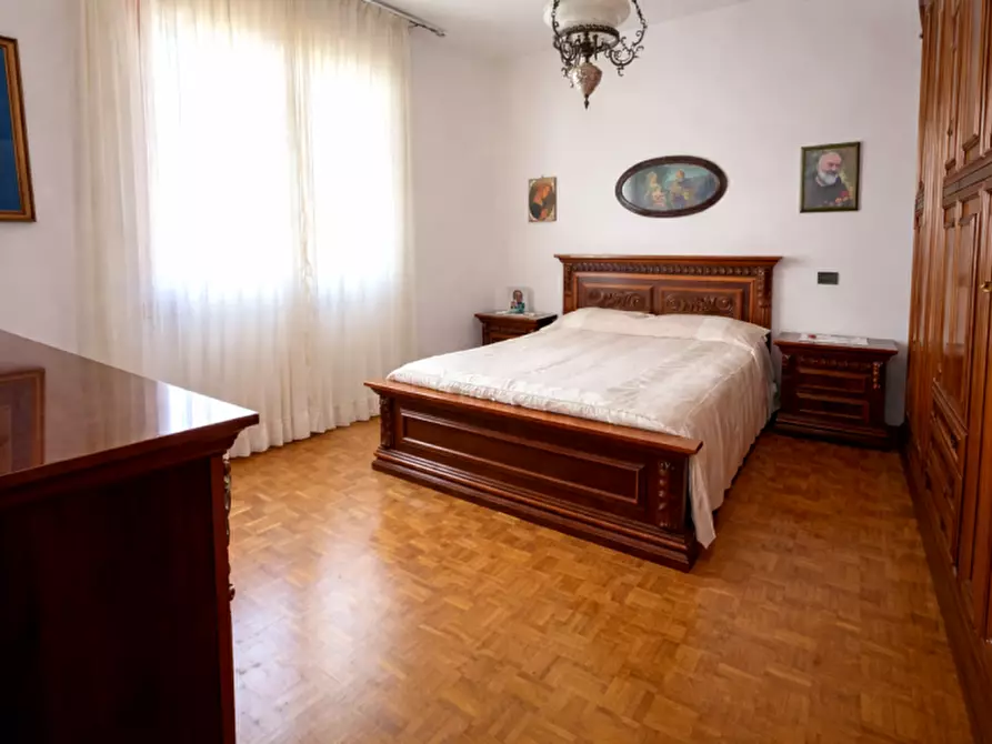 Immagine 7 di Appartamento in vendita  in Via Veneto, 10 a Montecchio Maggiore