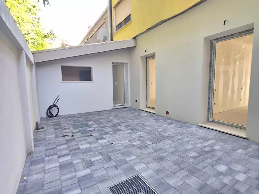 Immagine 2 di Appartamento in vendita  in Via del Parroco 1 a Venezia