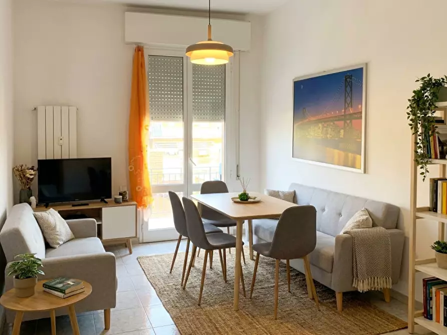 Immagine 1 di Appartamento in vendita  in Via Genova a Bologna