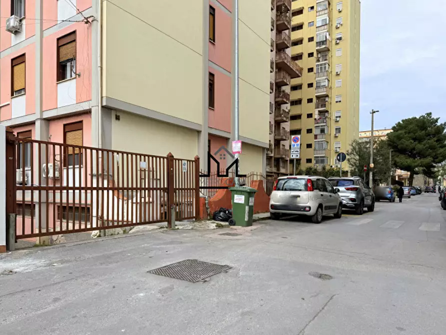 Immagine 2 di Posto auto in affitto  a Palermo