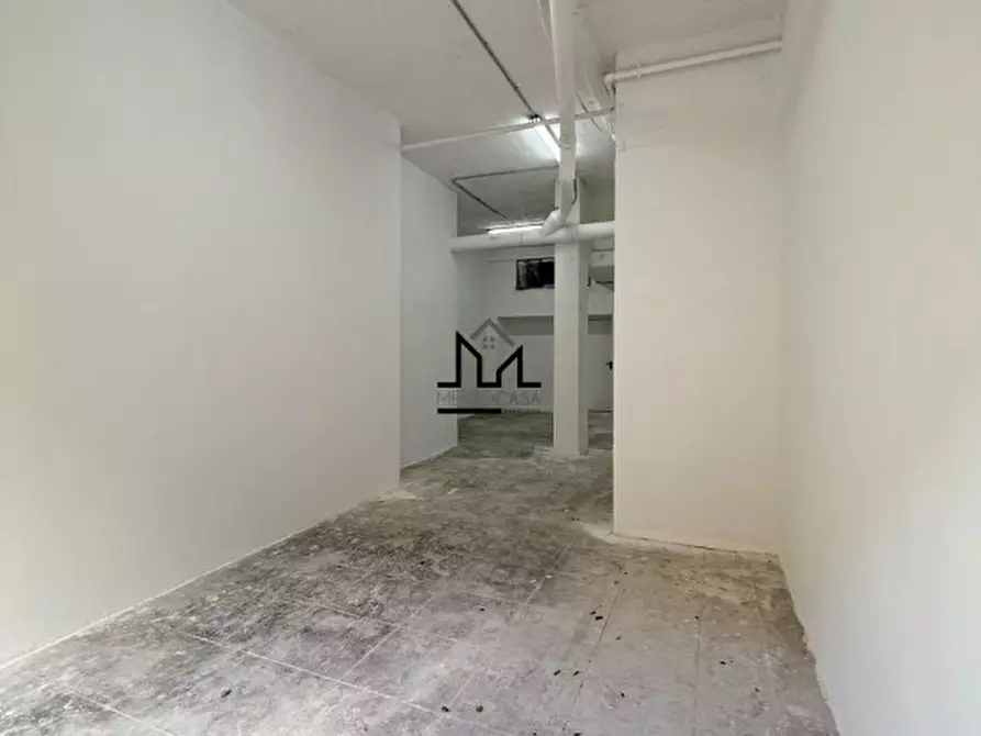 Immagine 12 di Posto auto in affitto  a Palermo