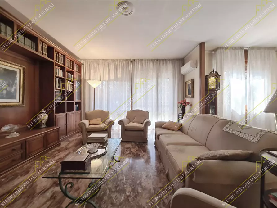 Immagine 17 di Appartamento in vendita  in Via Francesco Prampolini 204 a Modena