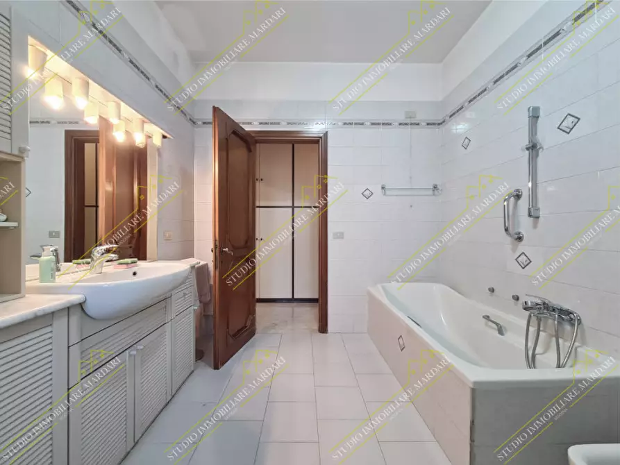 Immagine 30 di Appartamento in vendita  in Via Francesco Prampolini 204 a Modena