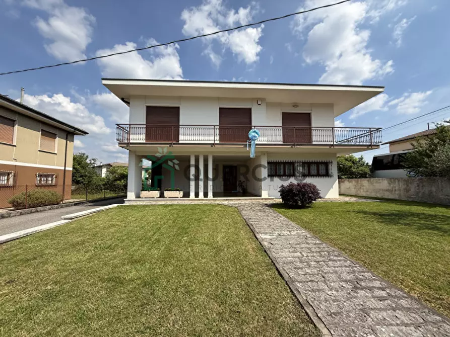 Immagine 1 di Villa in vendita  in Viale Europa a Monteforte D'alpone