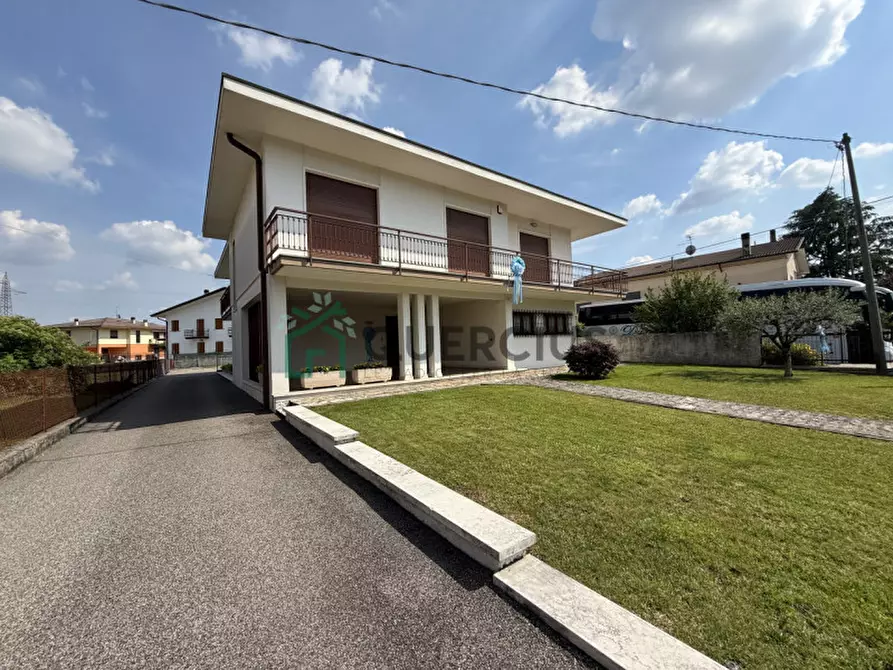 Immagine 2 di Villa in vendita  in Viale Europa a Monteforte D'alpone