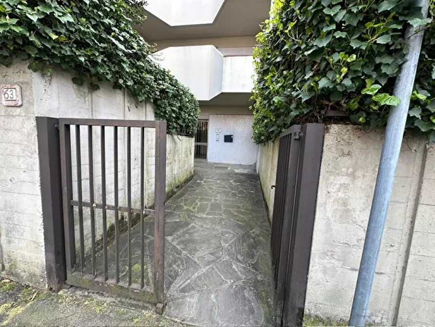 Immagine 25 di Appartamento in affitto  in VIA COMPARETTI a Firenze