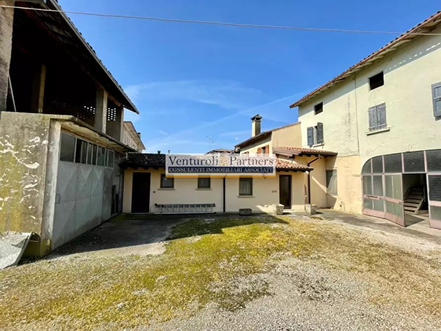 Immagine 6 di Rustico / casale in vendita  in Via Schia a Lonato del Garda