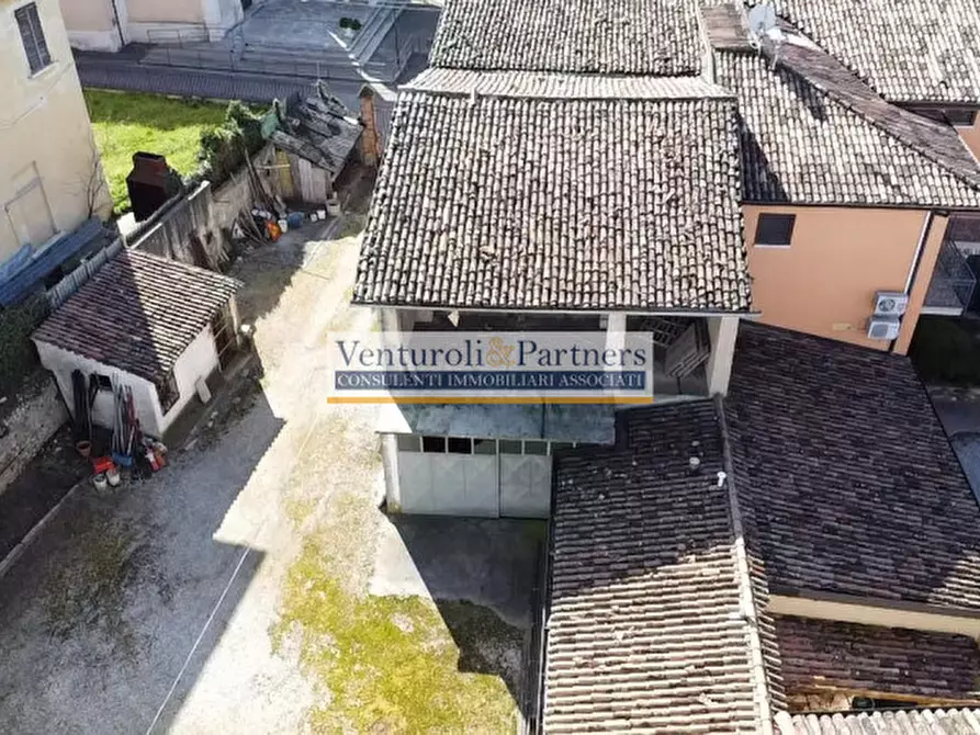 Immagine 24 di Rustico / casale in vendita  in Via Schia a Lonato del Garda