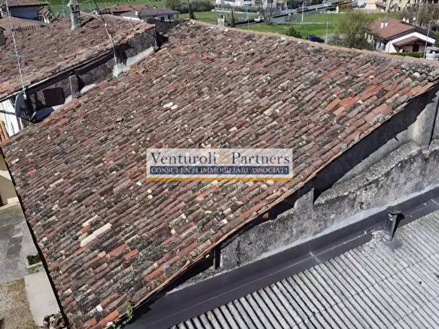 Immagine 29 di Rustico / casale in vendita  in Via Schia a Lonato del Garda