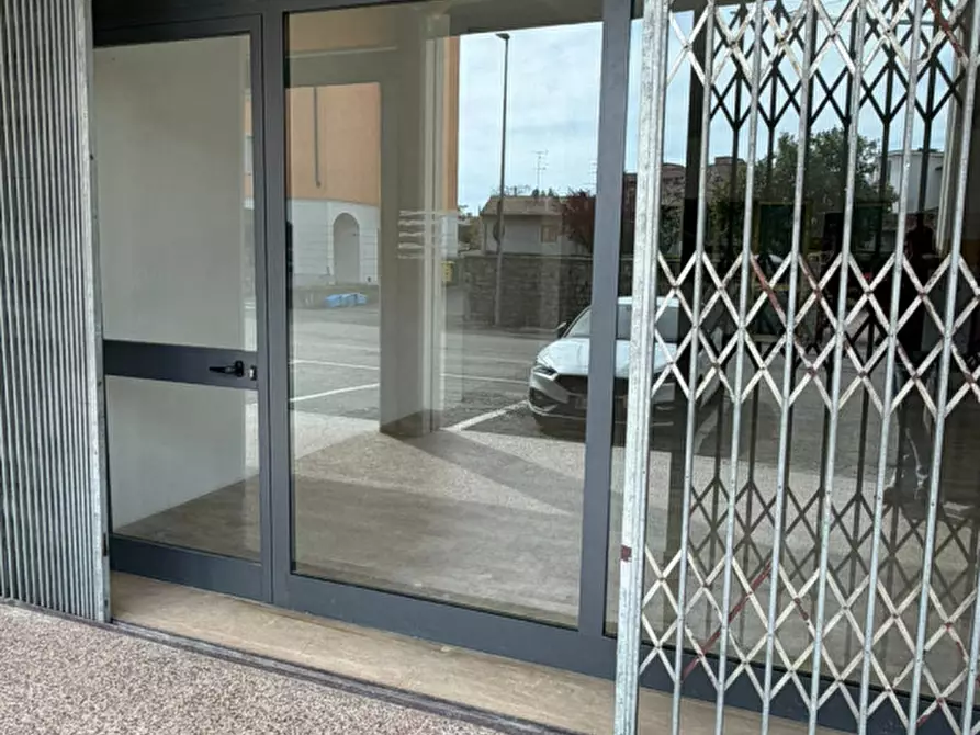 Immagine 1 di Negozio in vendita  in Via Carlo Mazzoli Taic 6 a Maniago
