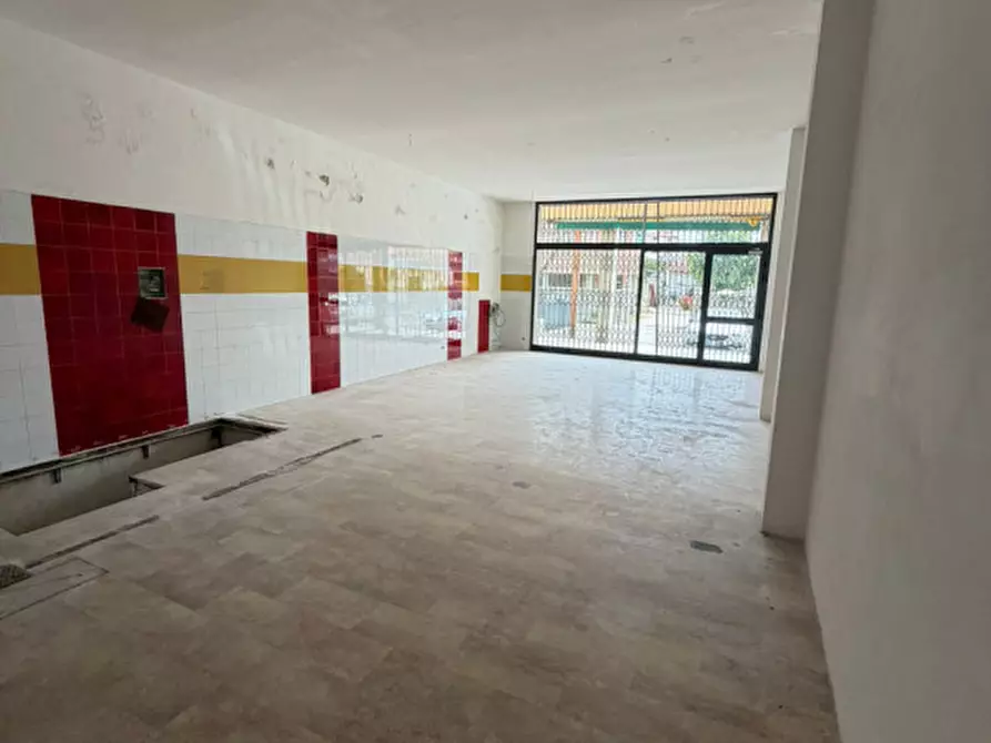 Immagine 3 di Negozio in vendita  in Via Carlo Mazzoli Taic 6 a Maniago