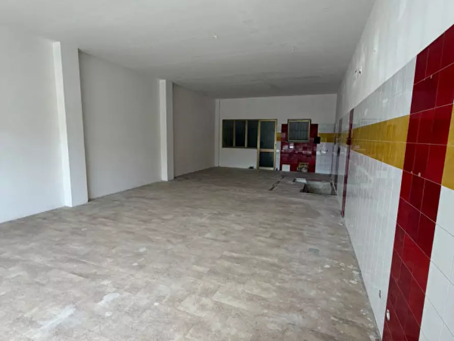 Immagine 5 di Negozio in vendita  in Via Carlo Mazzoli Taic 6 a Maniago