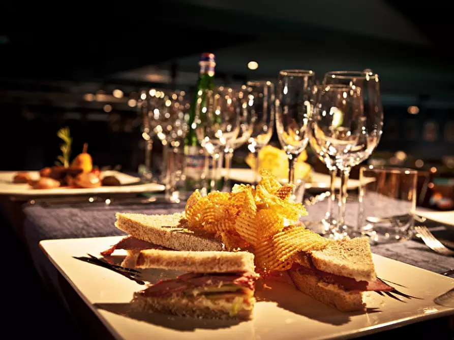 Immagine 2 di Attività commerciale in vendita  a Treviso