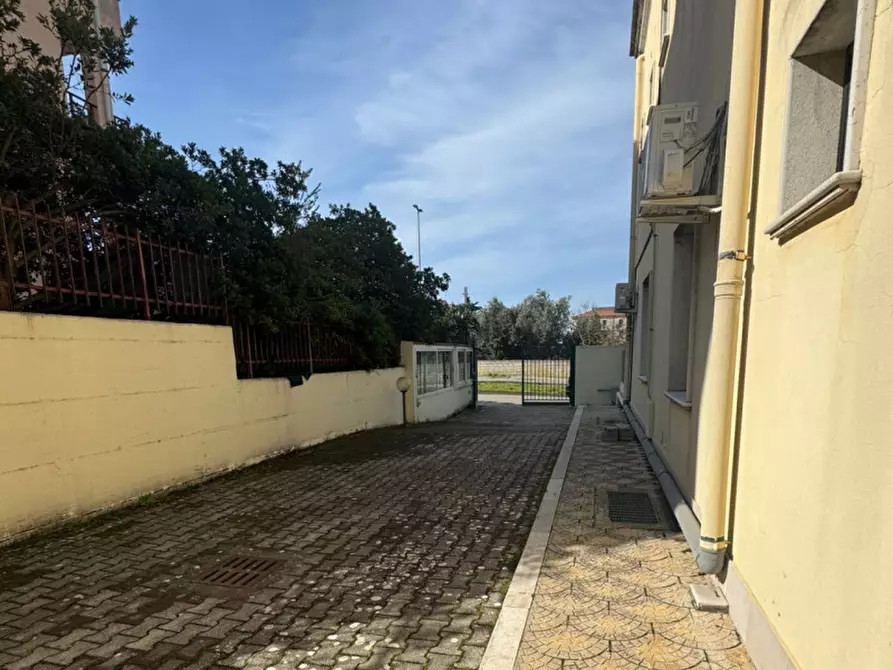 Immagine 2 di Attività commerciale in vendita  in Via Volontè, 1 a Sassari