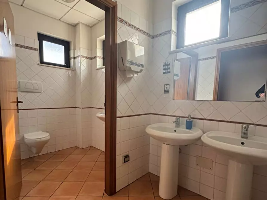 Immagine 11 di Attività commerciale in vendita  in Via Volontè, 1 a Sassari