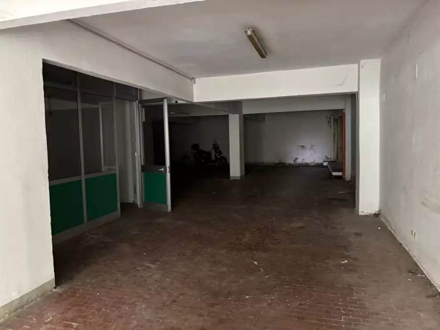 Immagine 1 di Magazzino in affitto  in VIA GORDIGIANI a Firenze