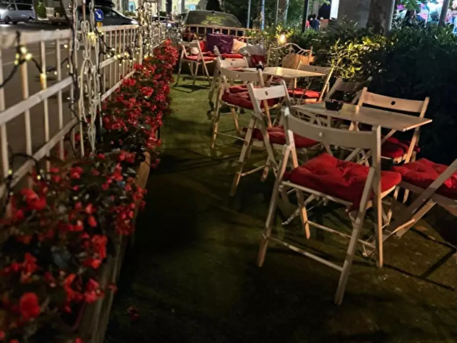 Immagine 2 di Attività commerciale in vendita  in Viale Anita Garibaldi 58 a Cesenatico