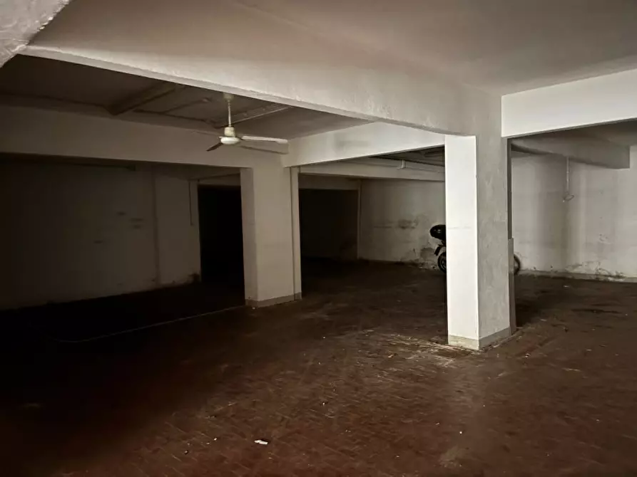 Immagine 2 di Magazzino in vendita  in VIA GORDIGIANI a Firenze