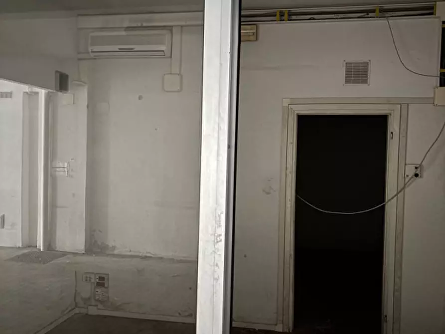 Immagine 7 di Magazzino in vendita  in VIA GORDIGIANI a Firenze