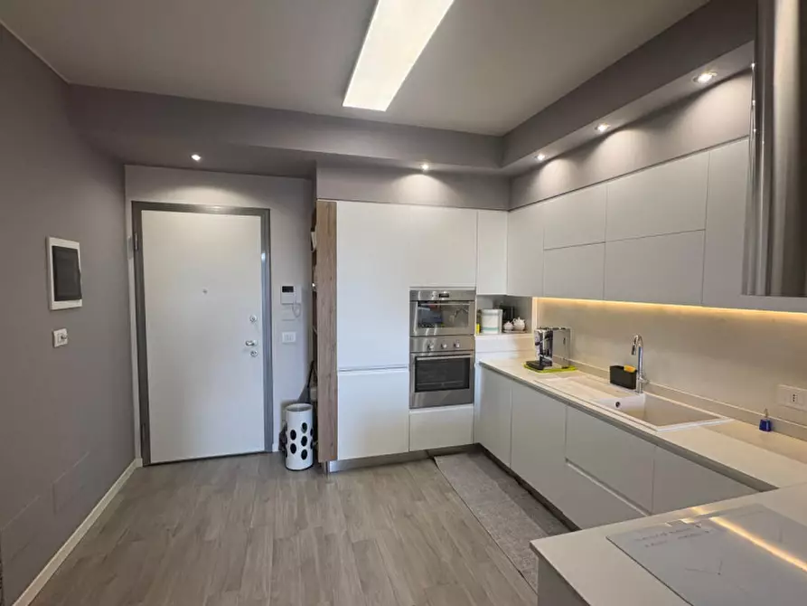 Immagine 3 di Appartamento in vendita  in Via Fratelli Bandiera 19 a Bergamo