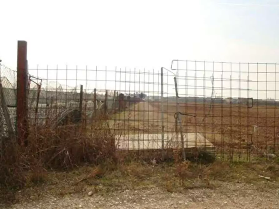 Immagine 7 di Terreno in vendita  in Strada La Rizza a Villafranca Di Verona