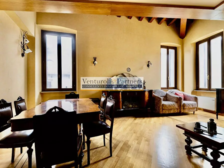 Immagine 3 di Appartamento in vendita  in piazza duomo a Salò