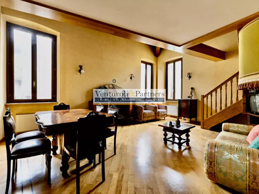 Immagine 4 di Appartamento in vendita  in piazza duomo a Salò