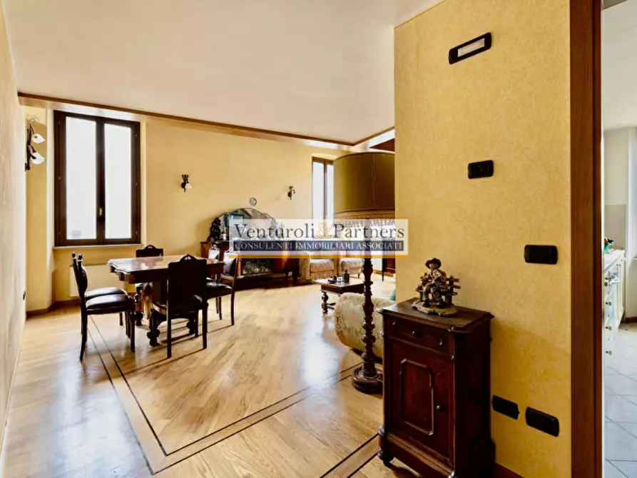 Immagine 9 di Appartamento in vendita  in piazza duomo a Salò