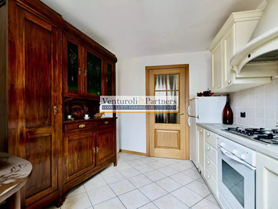 Immagine 10 di Appartamento in vendita  in piazza duomo a Salò