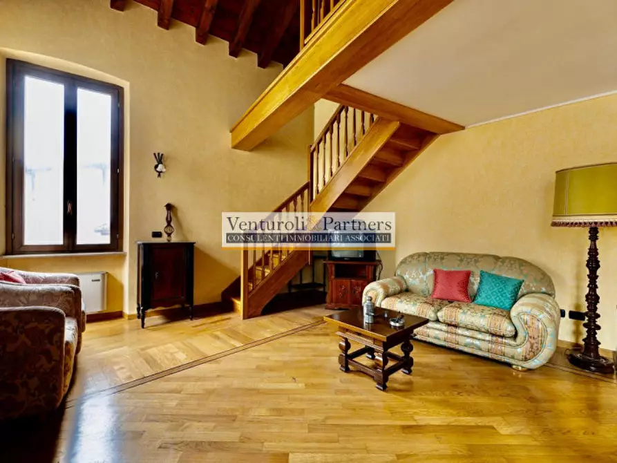 Immagine 17 di Appartamento in vendita  in piazza duomo a Salò