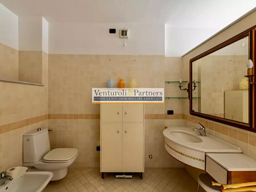 Immagine 20 di Appartamento in vendita  in piazza duomo a Salò