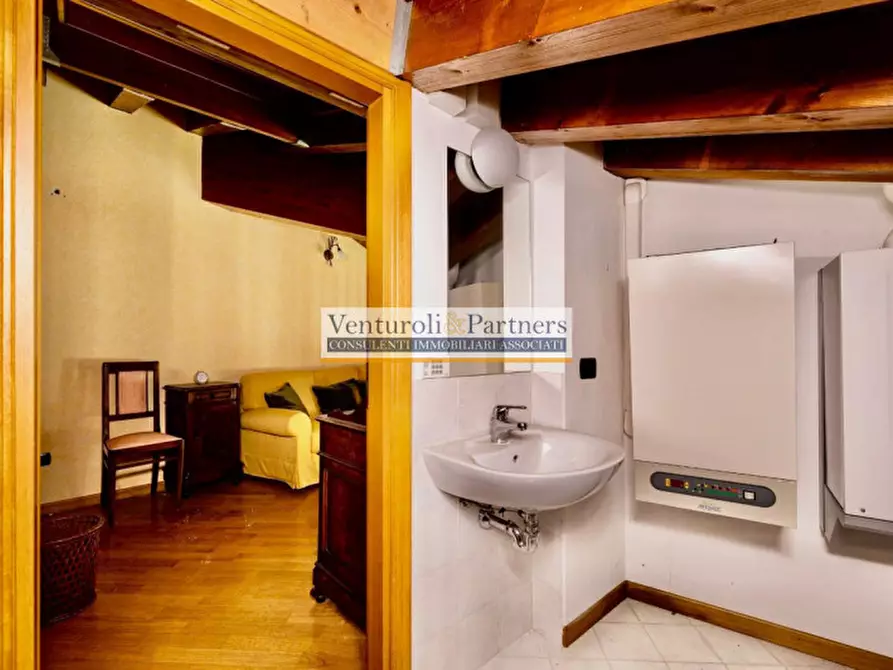 Immagine 22 di Appartamento in vendita  in piazza duomo a Salò