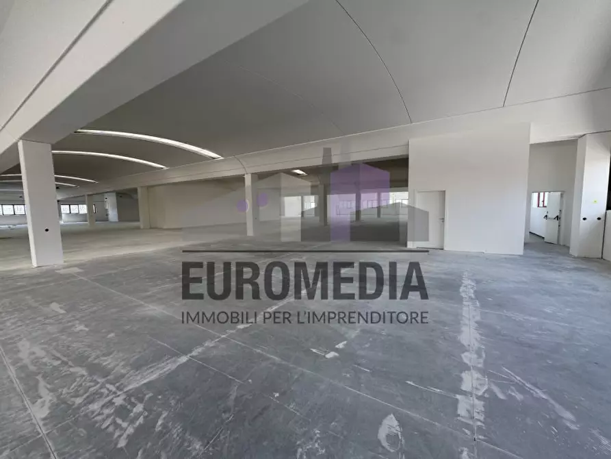 Immagine 4 di Capannone industriale in affitto  in Via San Rocco a Lavagno