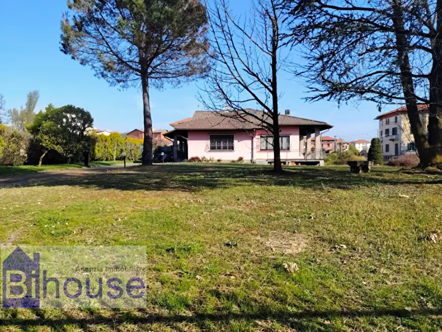 Immagine 2 di Villa in vendita  a Cossato