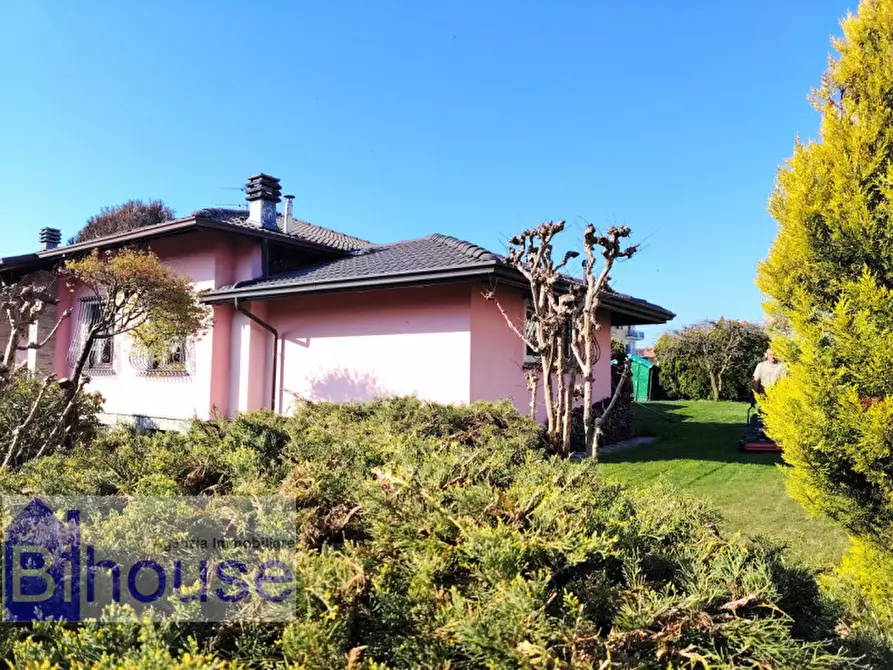 Immagine 5 di Villa in vendita  a Cossato