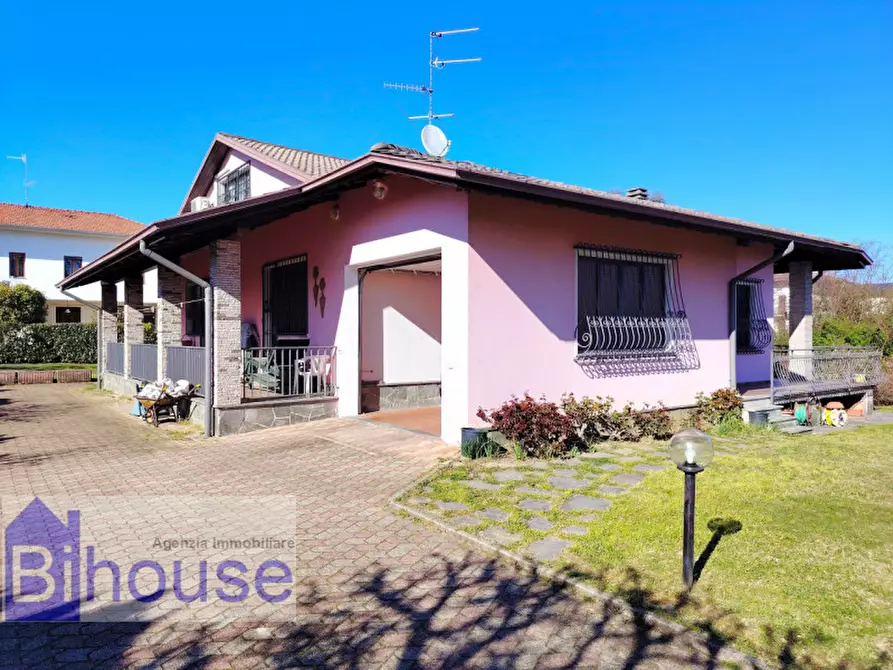 Immagine 7 di Villa in vendita  a Cossato