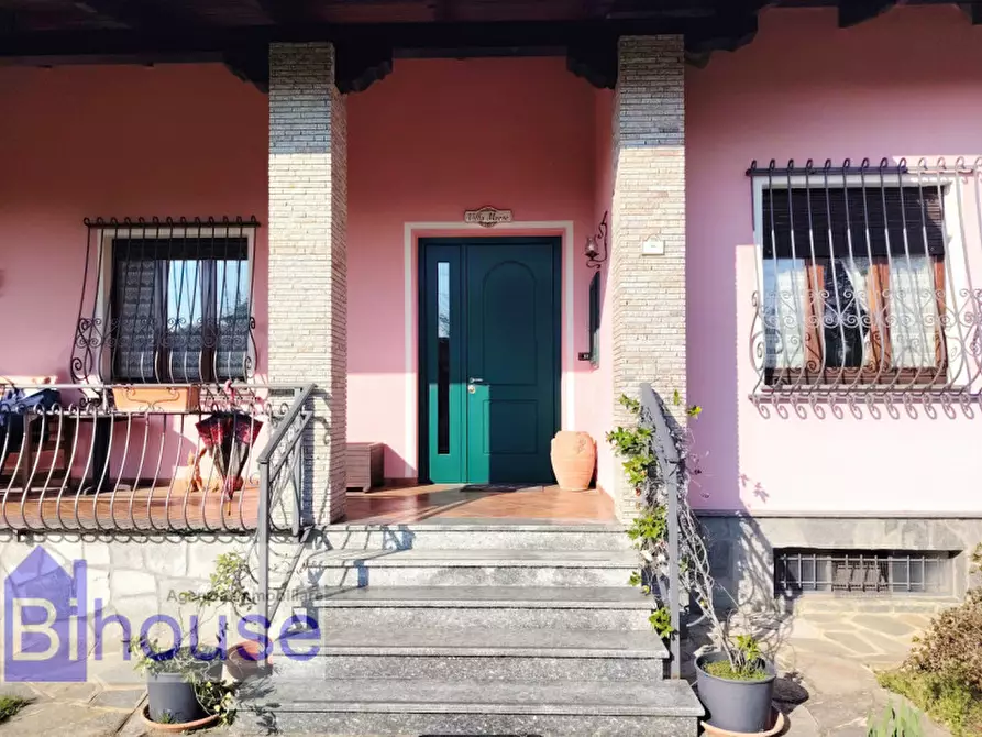 Immagine 8 di Villa in vendita  a Cossato