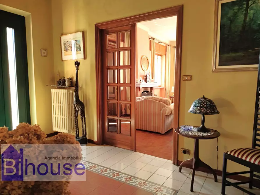 Immagine 10 di Villa in vendita  a Cossato